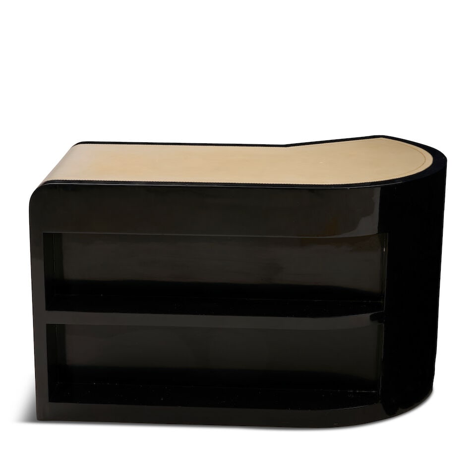 ART DECO DESK probably United States, circa 1930, black lacquered wood, tooled leather, oak and ... - 2