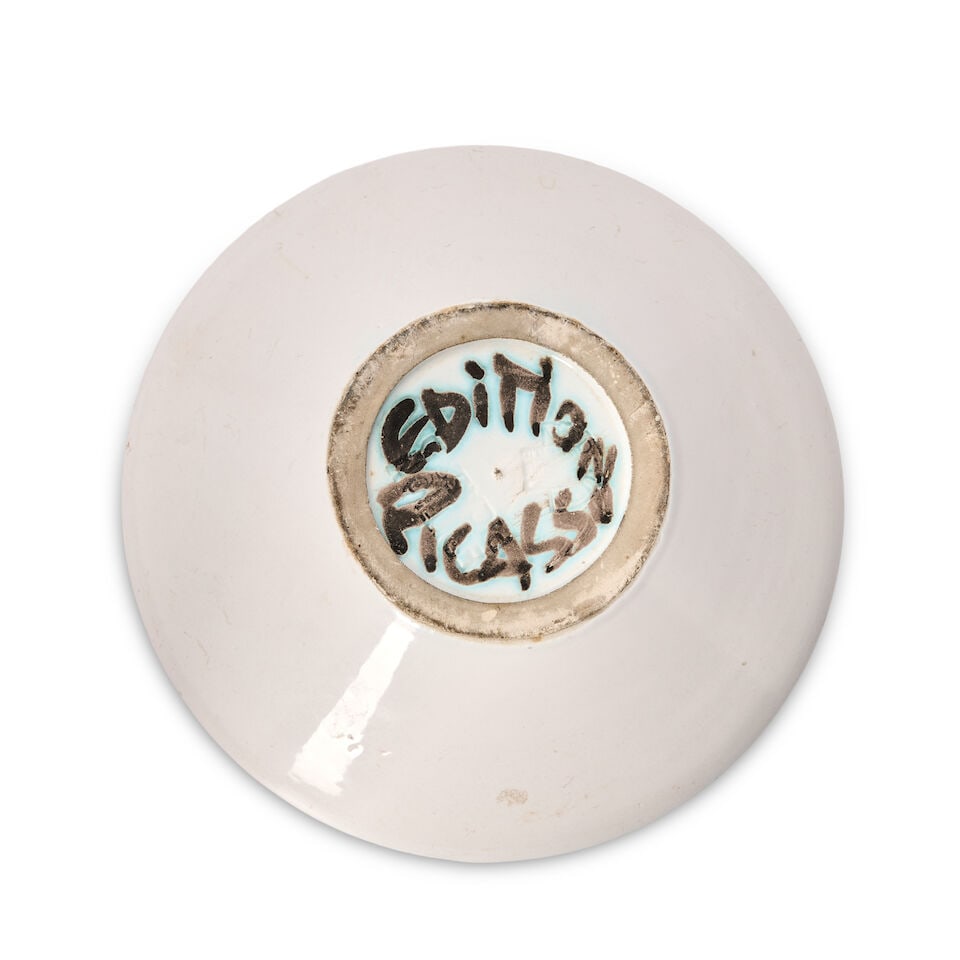 PABLO PICASSO (1881-1973) 'OISEAU AU VER' ASHTRAY Vallauris, France, Madoura Pottery, designed 1... - 2