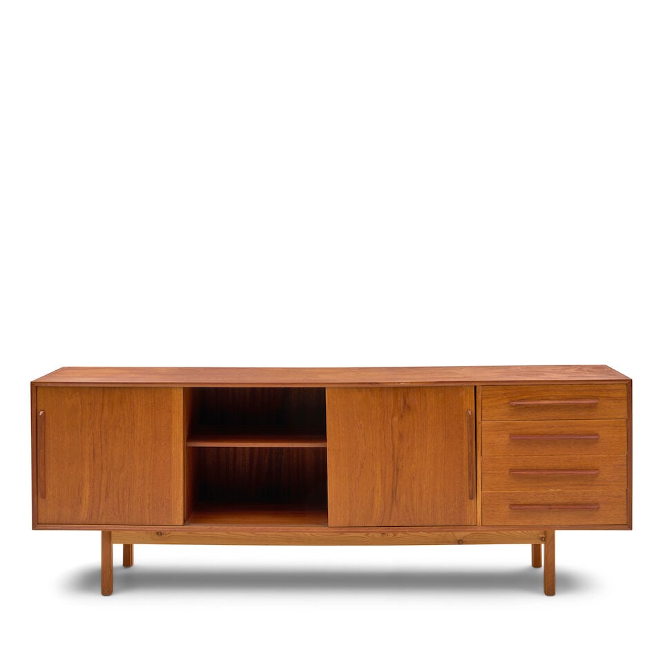 DANISH MID-CENTURY MODERN CREDENZA Denmark, circa 1960, teak veneer, teak, plywood, particle boa... - 5