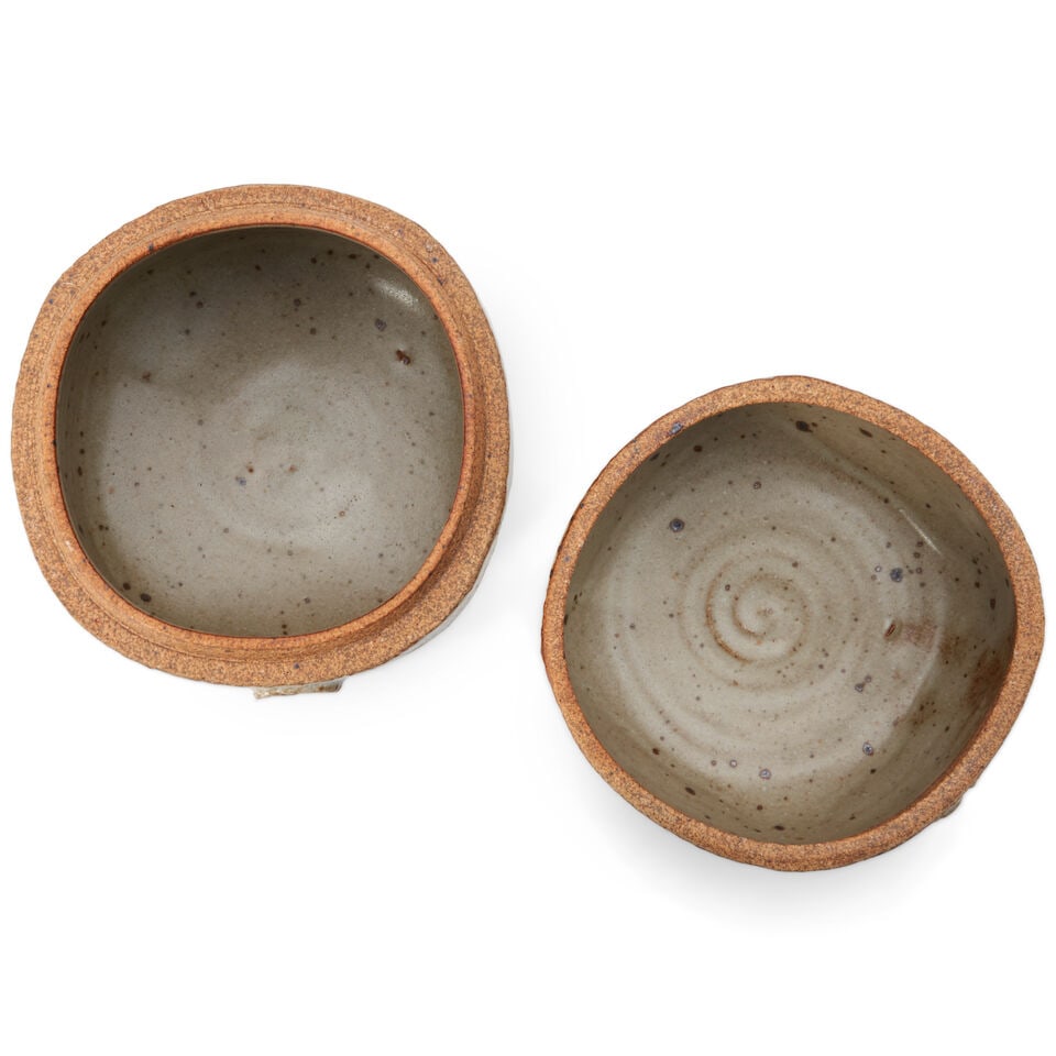 WARREN MACKENZIE (1924-2018) STUDIO POTTERY BUTTON BOX Stillwater, Minnesota, circa 2000, glazed... - 2