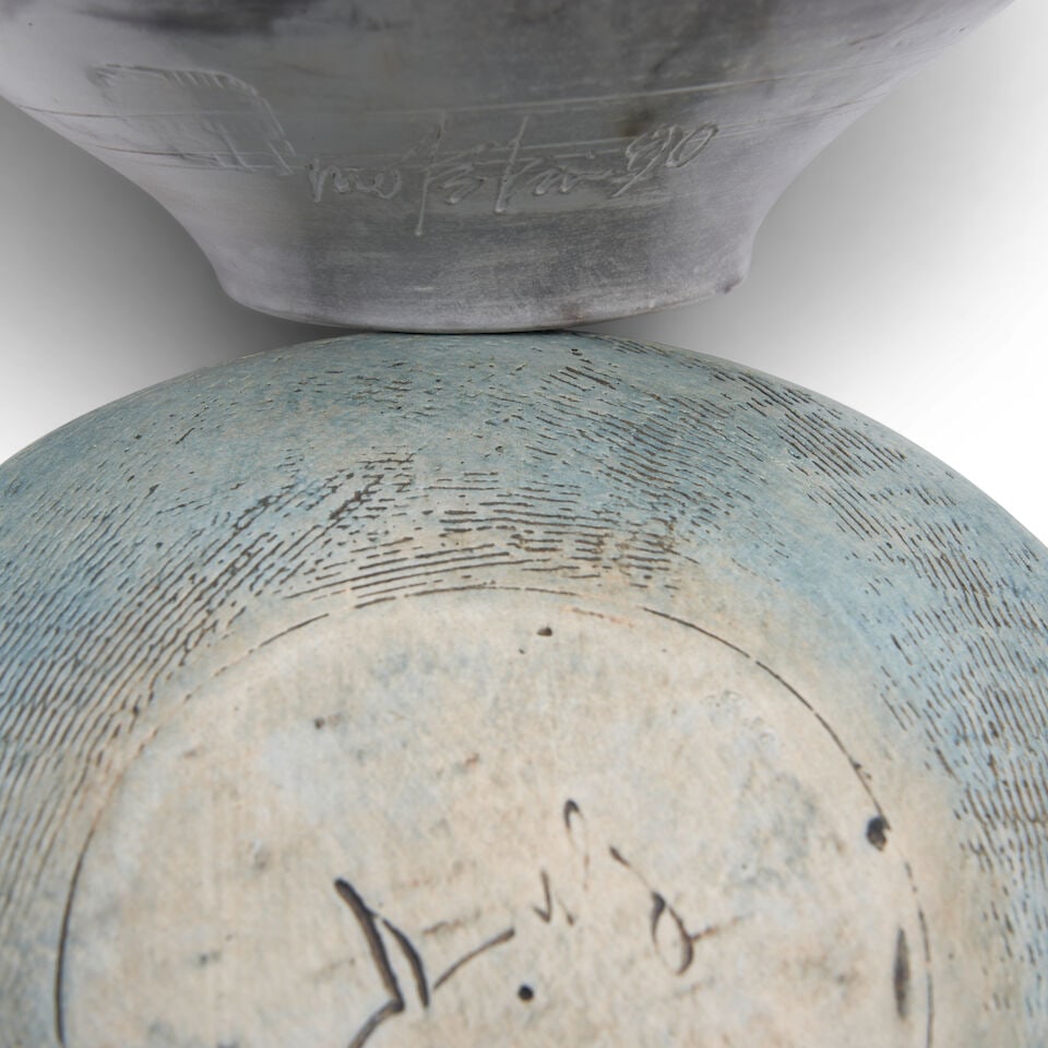SEVEN STUDIO POTTERY VESSELS late 20th/early 21st century, Ed Risak vase, raku-fired stoneware, ... - 2