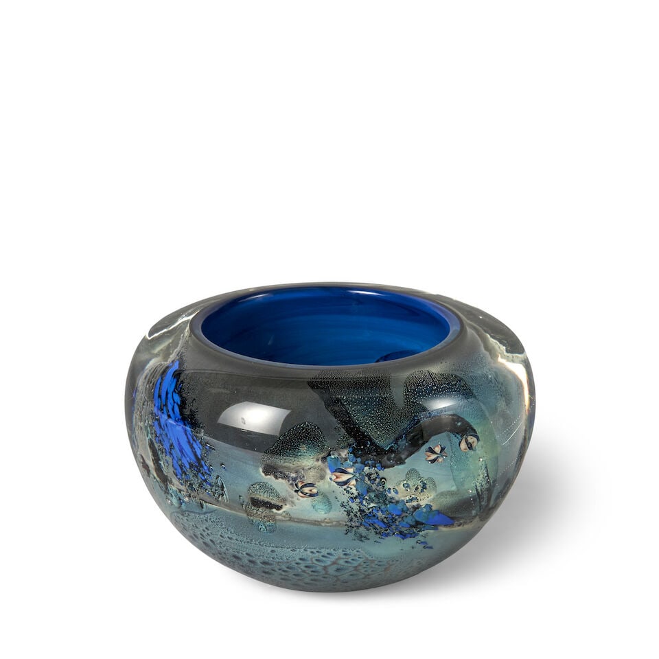 JOSH SIMPSON (BORN 1949) 'INHABITED' VASE Shelburne Falls, Massachusetts, 1988, hand-blown glass... - 5