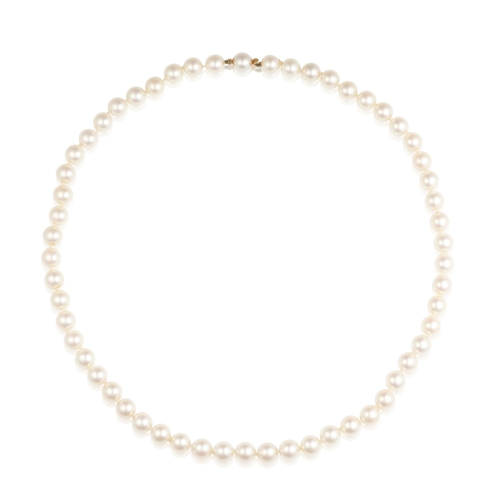 COLLIER DE PERLE DE CULTURE: COLLIER DE PERLE DE CULTURE Composé d'un rang de perles de culture, poinçon français d'import pour l'or 18K (750 ‰), poinçon de maître français, longueur 51.0 cm, p