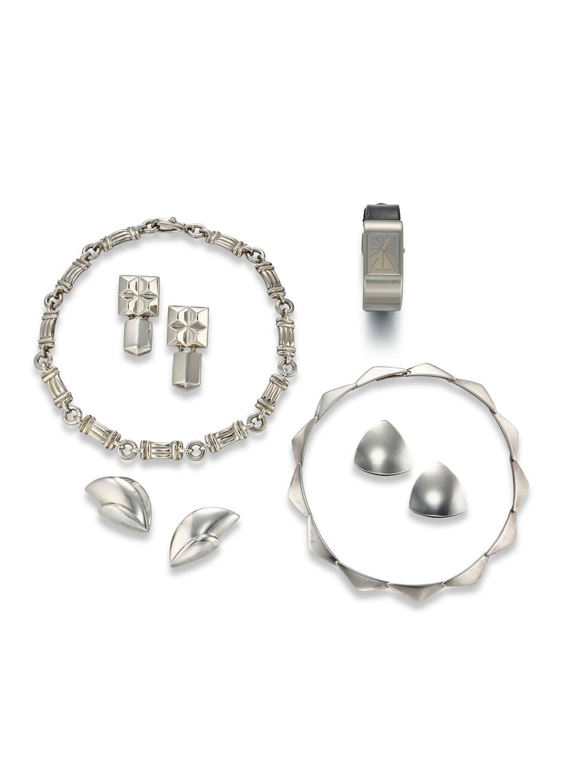 GEORG JENSEN AND VARIOUS MAKERS: STAINLESS STEEL WATCH, AND GROUP OF STERLING SILVER JEWELLERY (6): GEORG JENSEN AND VARIOUS MAKERS: STAINLESS STEEL WATCH, AND GROUP OF STERLING SILVER JEWELLERY Georg