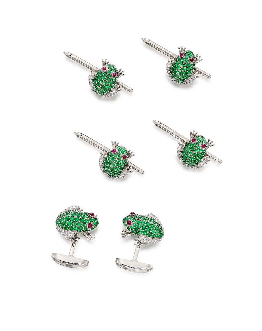 GEM-SET AND DIAMOND 'NOVELTY' DRESS SET (6): GEM-SET AND DIAMOND 'NOVELTY' DRESS SET 彩色寶石配鑽石「青蛙」袖扣及鈕扣套裝 Tsavorite