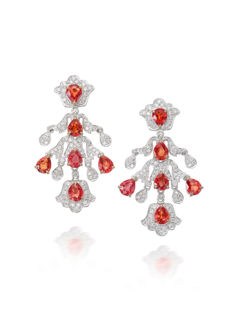 PAIR OF COLOURED SAPPHIRE AND DIAMOND EARRINGS: PAIR OF COLOURED SAPPHIRE AND DIAMOND EARRINGS 橙色剛玉配鑽石耳環 Orange sapphires: approx. 5.90cts Metal: 18 karat white and yellow gold Length: