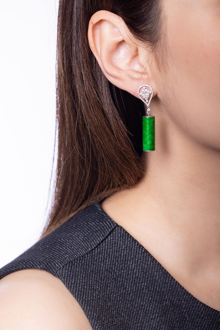 PAIR OF JADEITE AND DIAMOND PENDENT EARRINGS - 2
