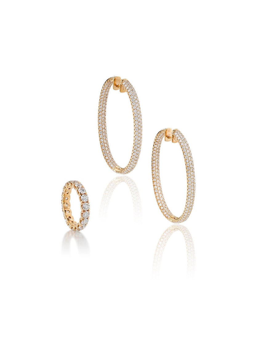 DIAMOND ETERNITY RING AND HOOP EARRING SET (2): DIAMOND ETERNITY RING AND HOOP EARRING SET 鑽石戒指及耳環套裝 Diamonds: approx. 10.90cts Signature: ring with Italian maker's mark Metal: 18