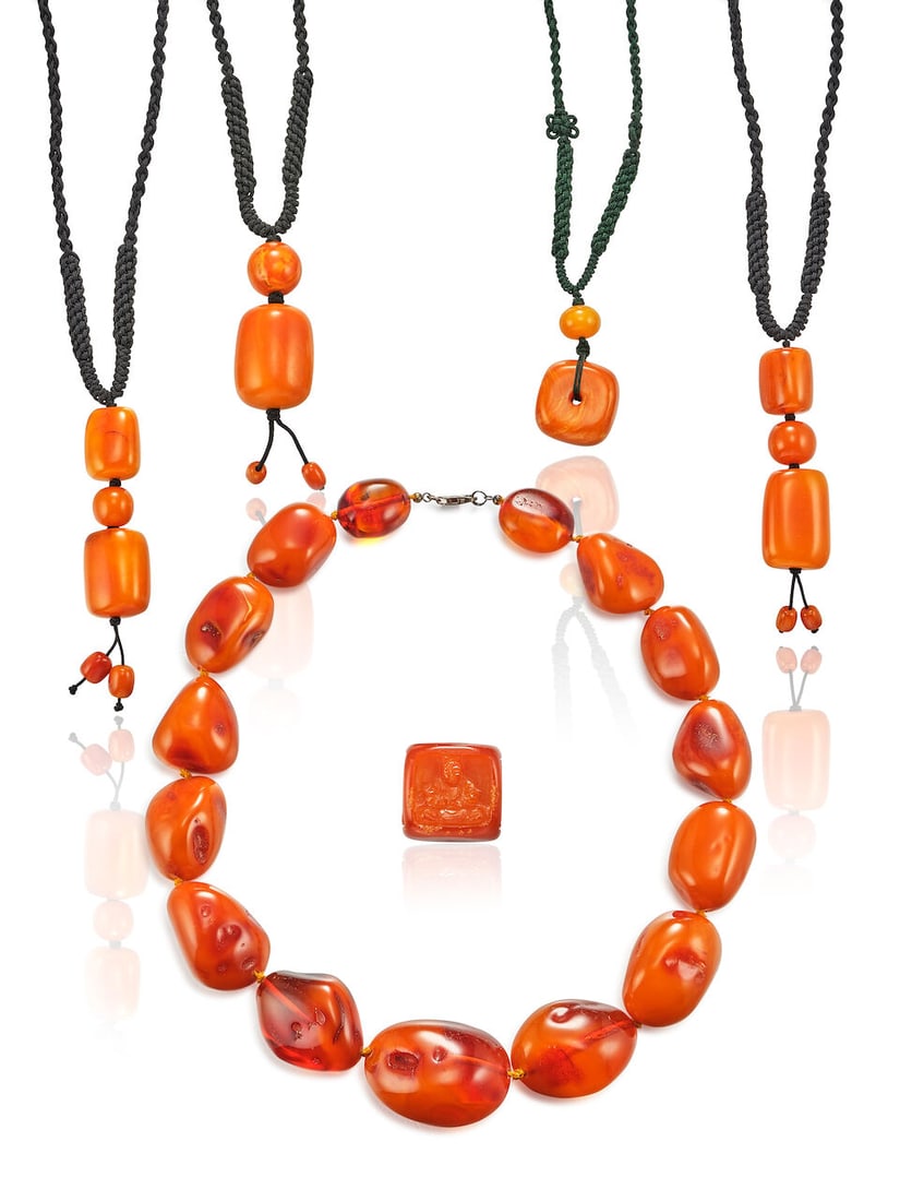 AMBER BEAD NECKLACE; AND GROUP OF AMBER BEADS (6) (1 of 3)