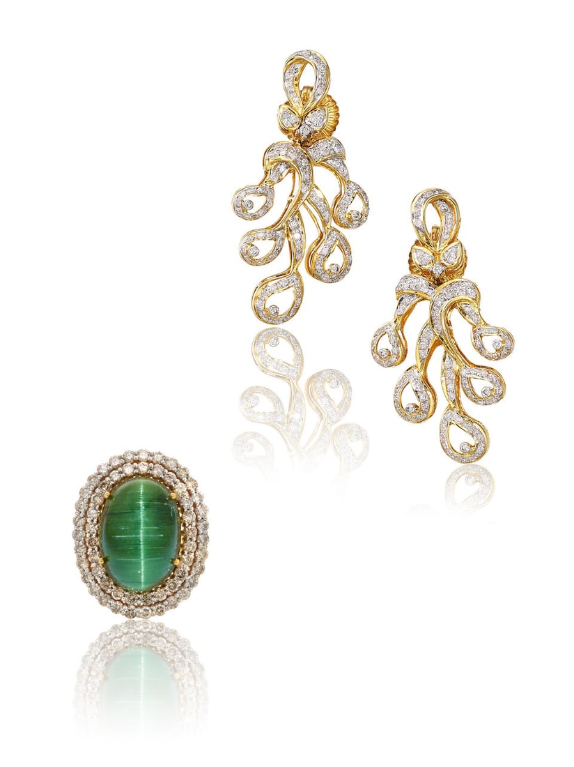 CAT'S EYE GREEN TOURMALINE AND DIAMOND RING, AND PAIR OF DIAMOND EARRINGS (2): CAT'S EYE GREEN TOURMALINE AND DIAMOND RING, AND PAIR OF DIAMOND