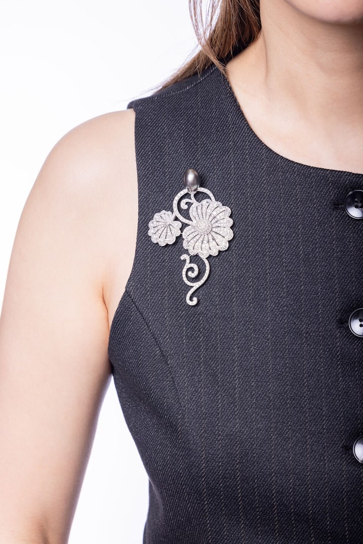 CULTURED PEARL AND DIAMOND BROOCH - 2
