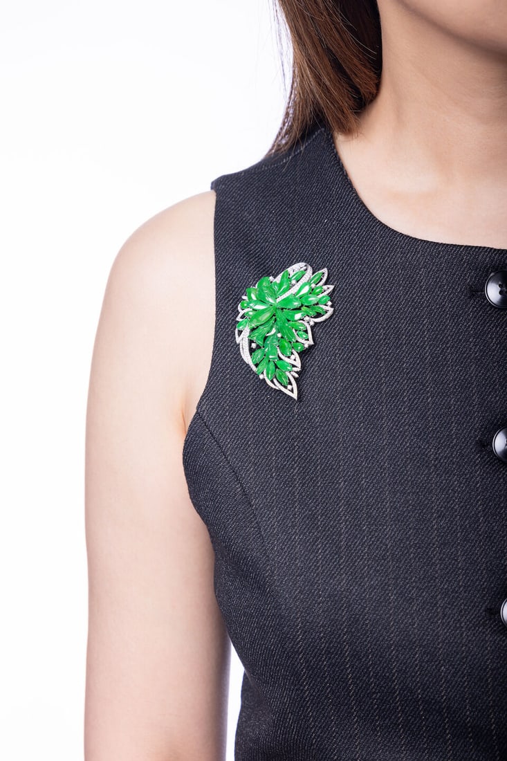 JADEITE AND DIAMOND 'FOLIATE' BROOCH - 2