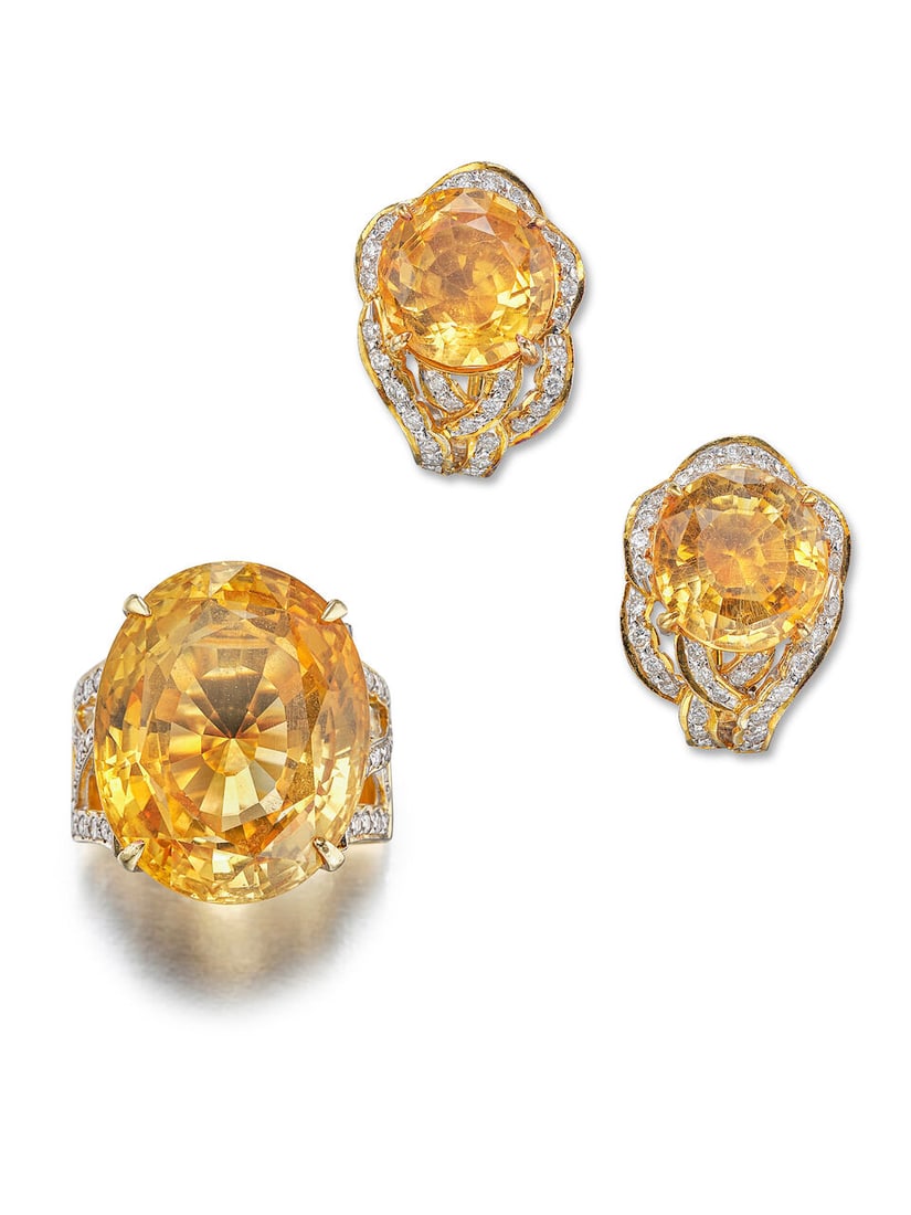 CITRINE AND DIAMOND RING AND EARRING SET (2): CITRINE AND DIAMOND RING AND EARRING SET 黃水晶配鑽石戒指及耳環套裝 Citrine on ring: approx. 21.20cts Citrines on