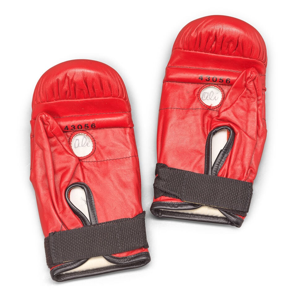 Muhammad Ali post-career training gloves - 4