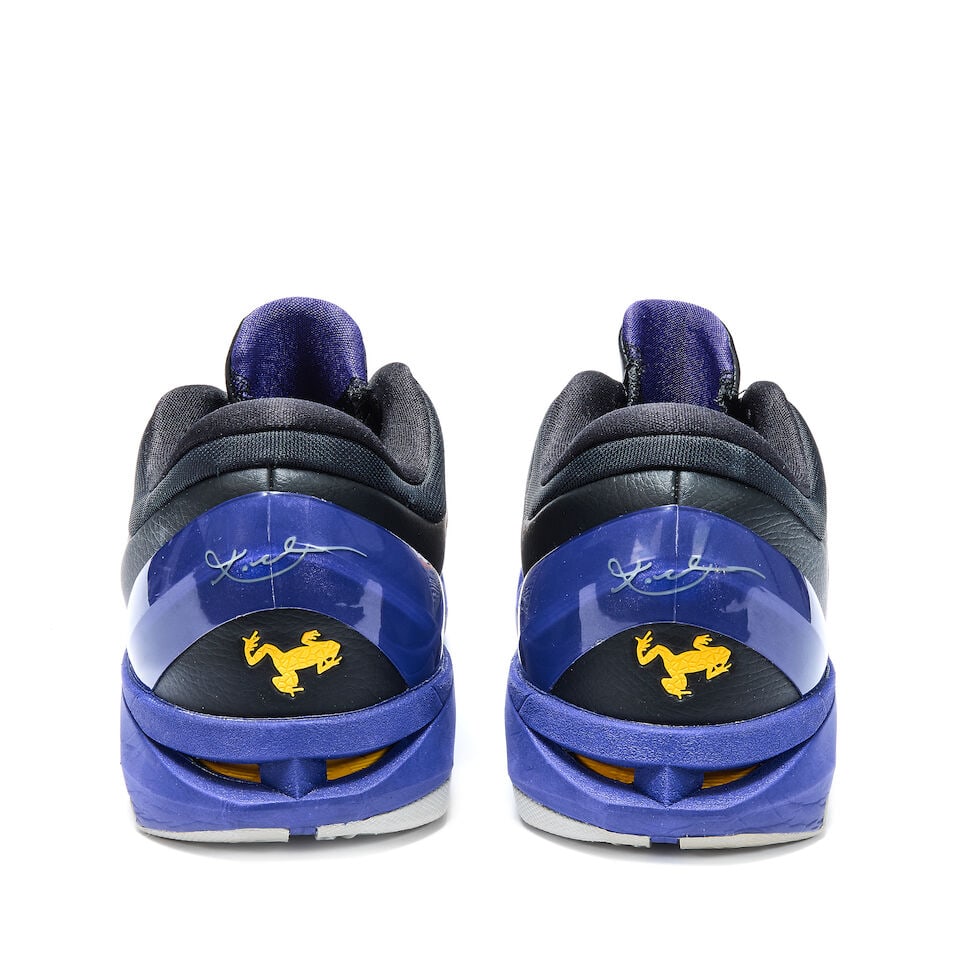 Kobe Bryant Nike Zoom Kobe VII signed game-worn sneakers - 2