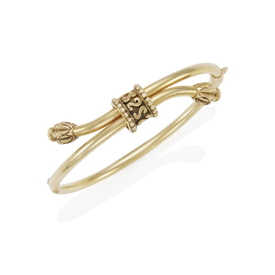 14K GOLD VICTORIAN ERA HINGED BANGLE BRACELET: 14K GOLD VICTORIAN ERA HINGED BANGLE BRACELET • 14k yellow gold • Maker's mark obscured • Length: 6 ¼ in • Estimated gross weight: 16.6 grams Footnotes: Overall