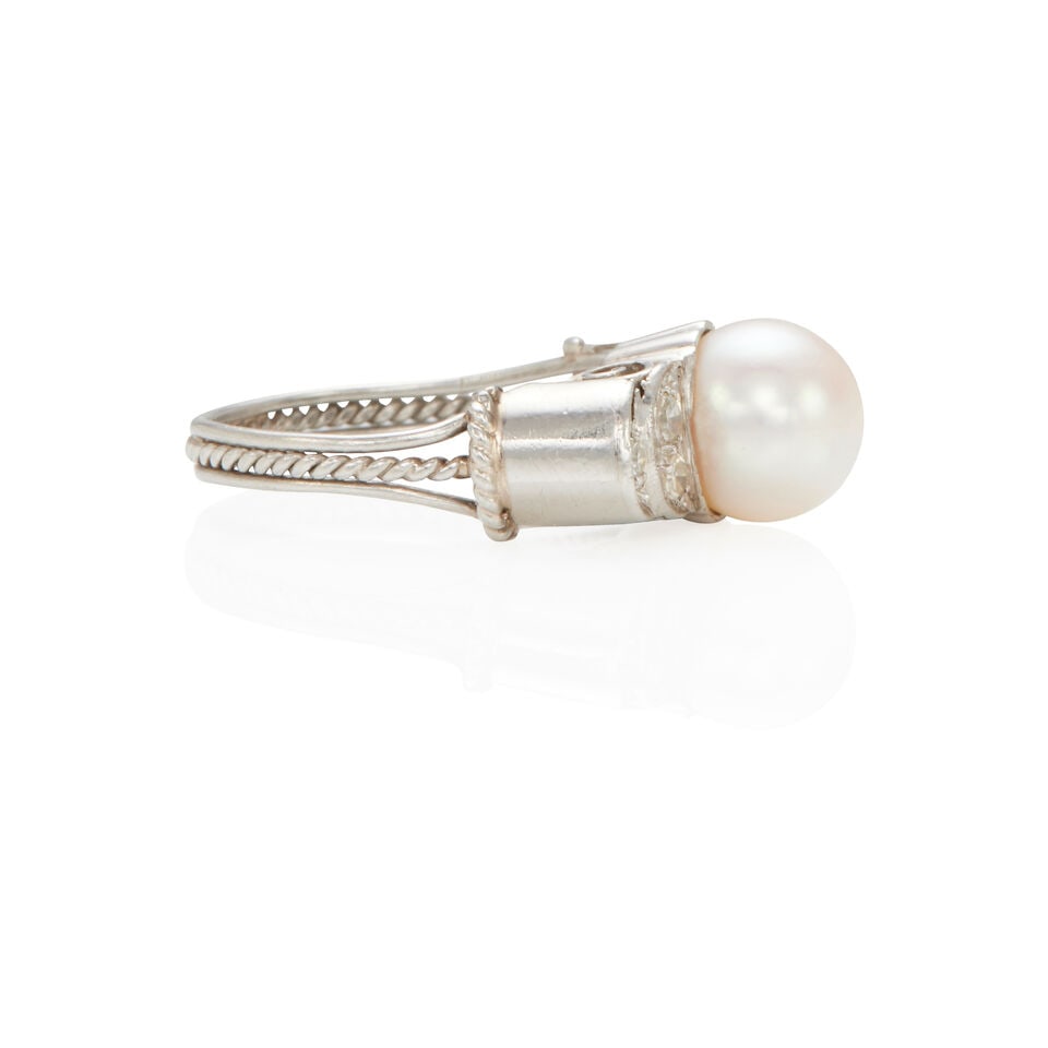 A PLATINUM, PEARL, AND DIAMOND RING, CIRCA 1950 - 2