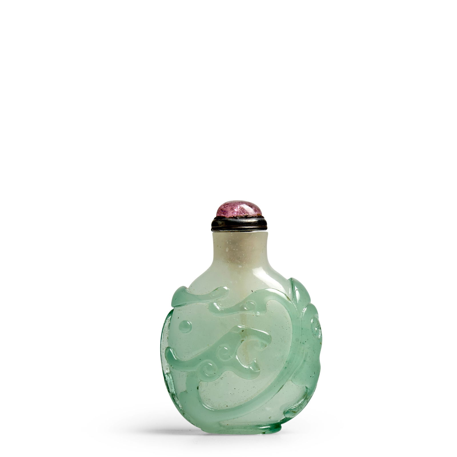 A TRANSPARENT PALE GREEN OVERLAY SEMI-TRANSPARENT MISTY GLASS 'DRAGONS' SNUFF BOTTLE 1760-1840 (1 of 1)
