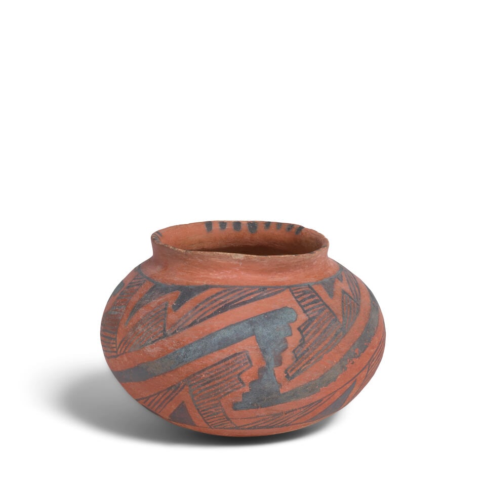An Ancestral Puebloan black-on-red pottery jar (1 of 1)