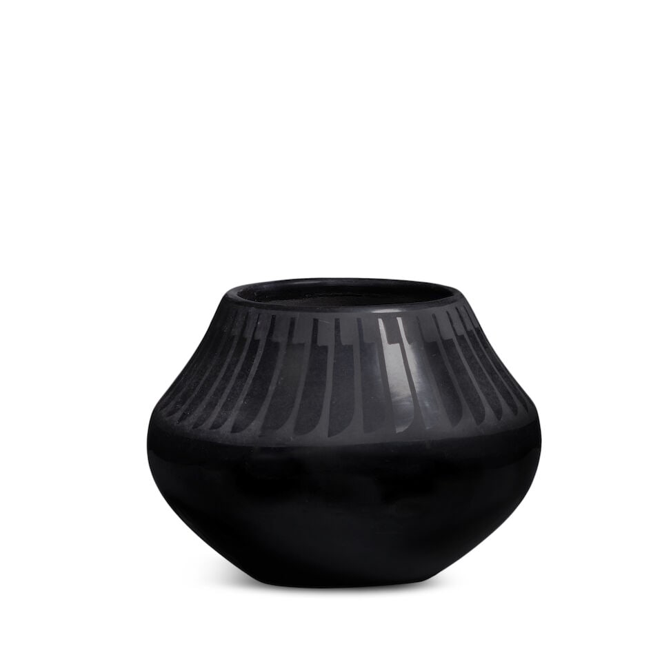 A Maria and Santana Martinez blackware pottery jar (1 of 2)