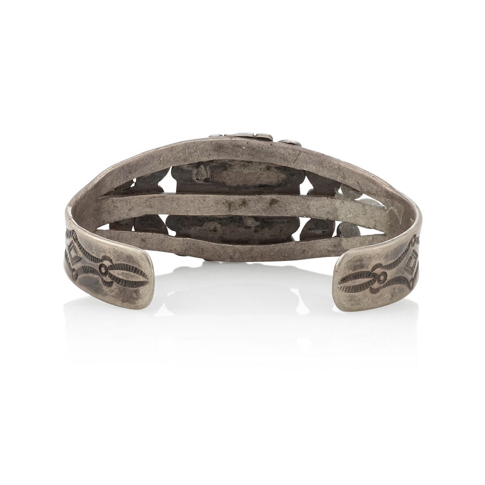 A Diné (Navajo) or Zuni cuff bracelet - 2