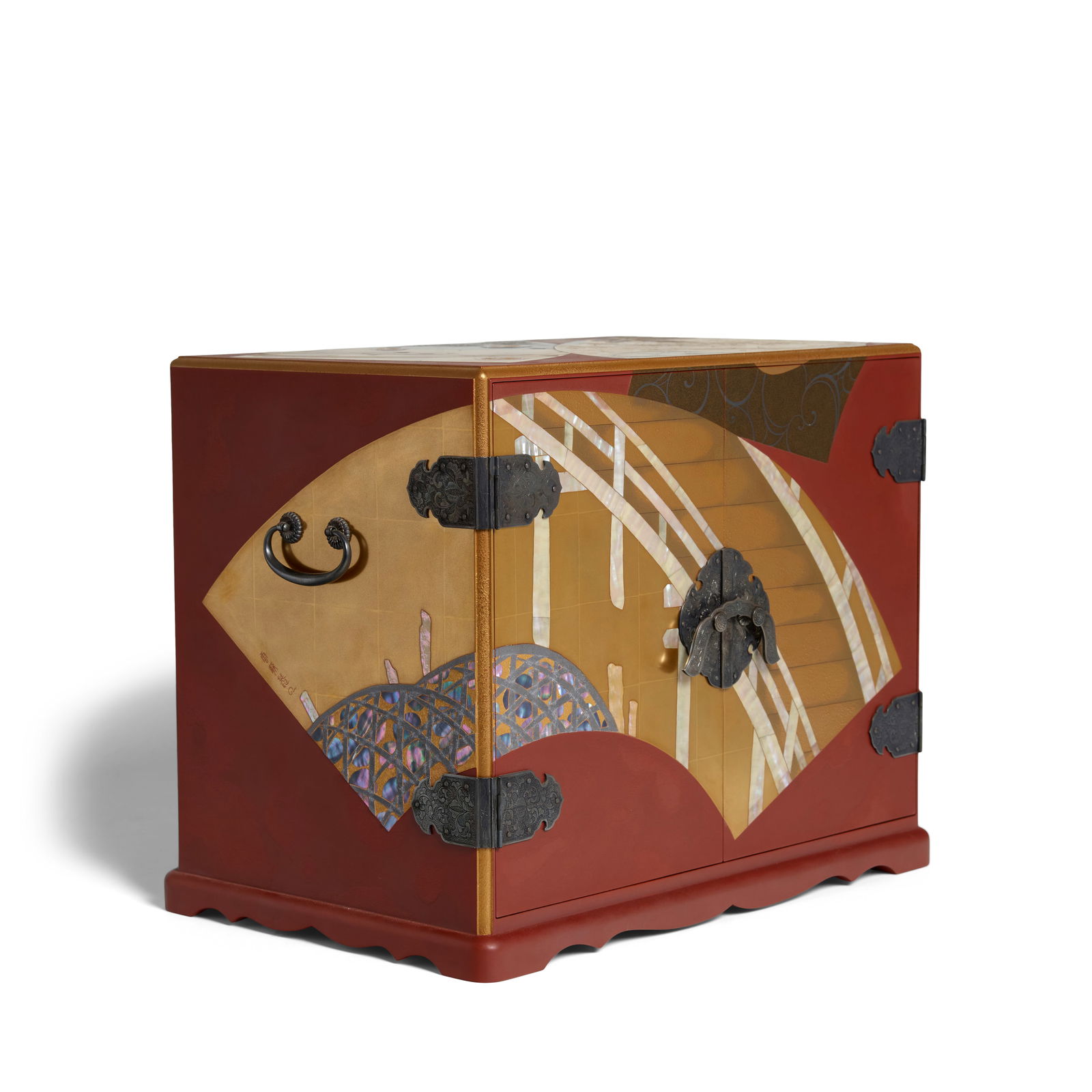 UNRYŪAN (KITAMURA TATSUO, B.1952) A Lacquer Tansu (Cabinet) in Neo-Rinpa Style Heisei era (...: UNRYŪAN (KITAMURA TATSUO, B.1952) A Lacquer Tansu (Cabinet) in Neo-Rinpa Style Heisei era (1989-2019), late 20th century Of standard type with two hinged doors supported on scalloped bracket feet