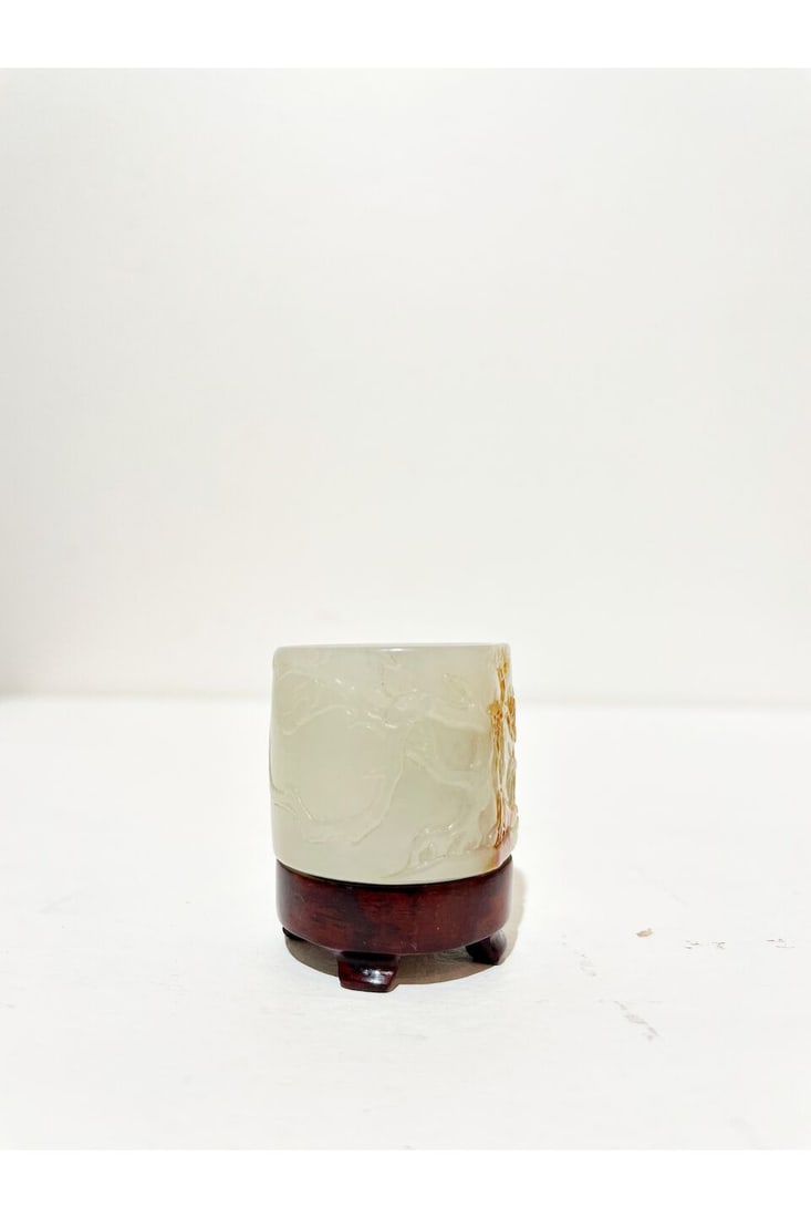 A WHITE JADE 'THREE GENTLEMEN OF THE WINTER' ARCHERS RING 19th/20th century - 8