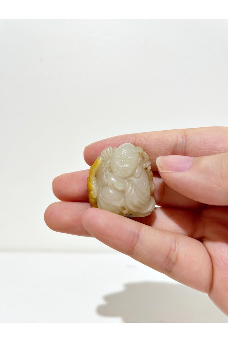 A WHITE JADE TOGGLE OF THE GOD OF LONGEVITY WITH RUSSET INCLUSIONS 20th century - 5
