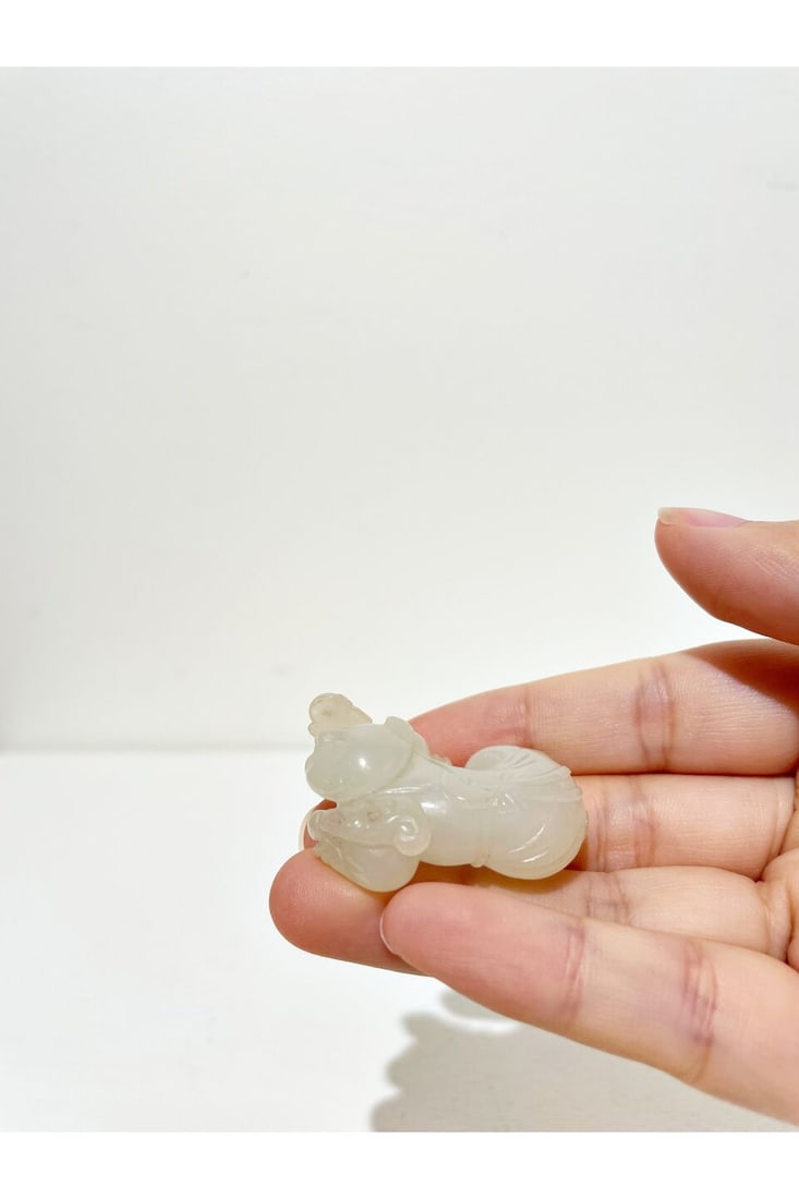 A WHITE JADE ORNAMENT OF A CHILD Qing dynasty - 5