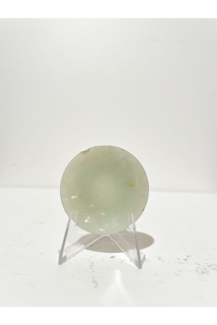 A CELADON JADE 'PLUM BLOSSOM' SNUFF BOTTLE AND A SNUFF DISH 19th century (2) - 6