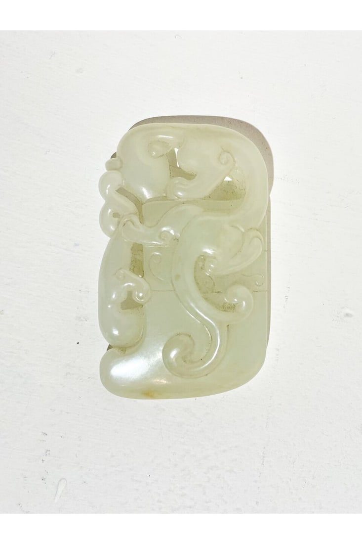 A WHITE JADE 'CHI-DRAGON' AX 19th century - 3