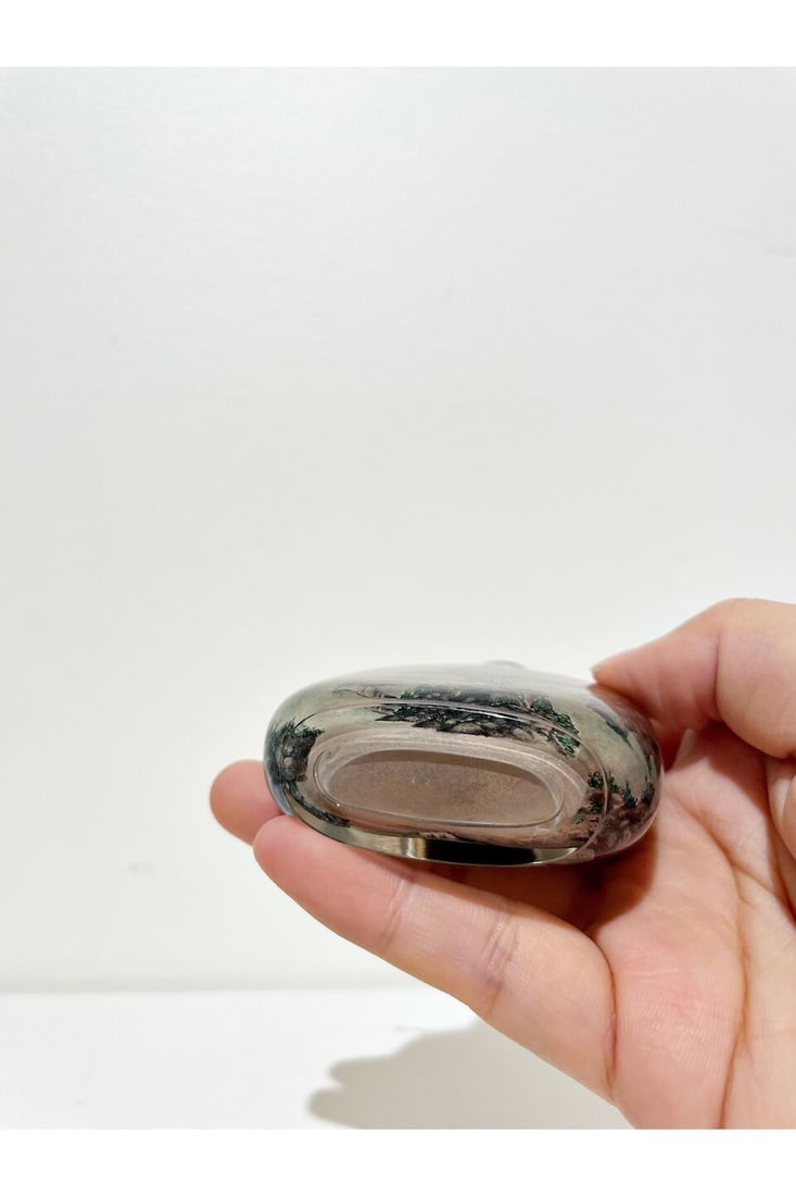 AN INSIDE PAINTED 'LANDSCAPE' SNUFF BOTTLE Signed Ye Xiaofeng (1900-1974), Republic period - 4