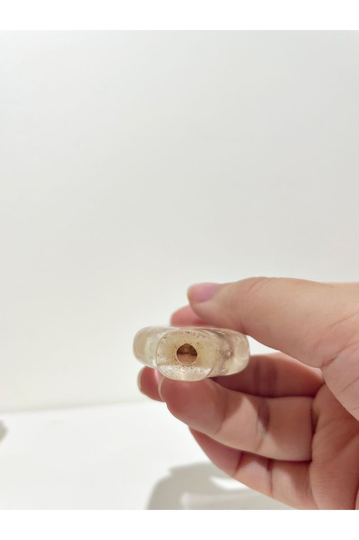 A YELLOW GLASS AND A ROCK CRYSTAL SNUFF BOTTLES 18th/19th century (2) - 2