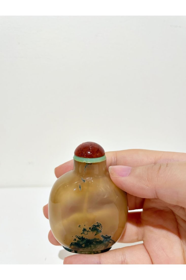 A MOSS AGATE AND A SMOKEY AGATE SNUFF BOTTLES 19th century (2) - 10