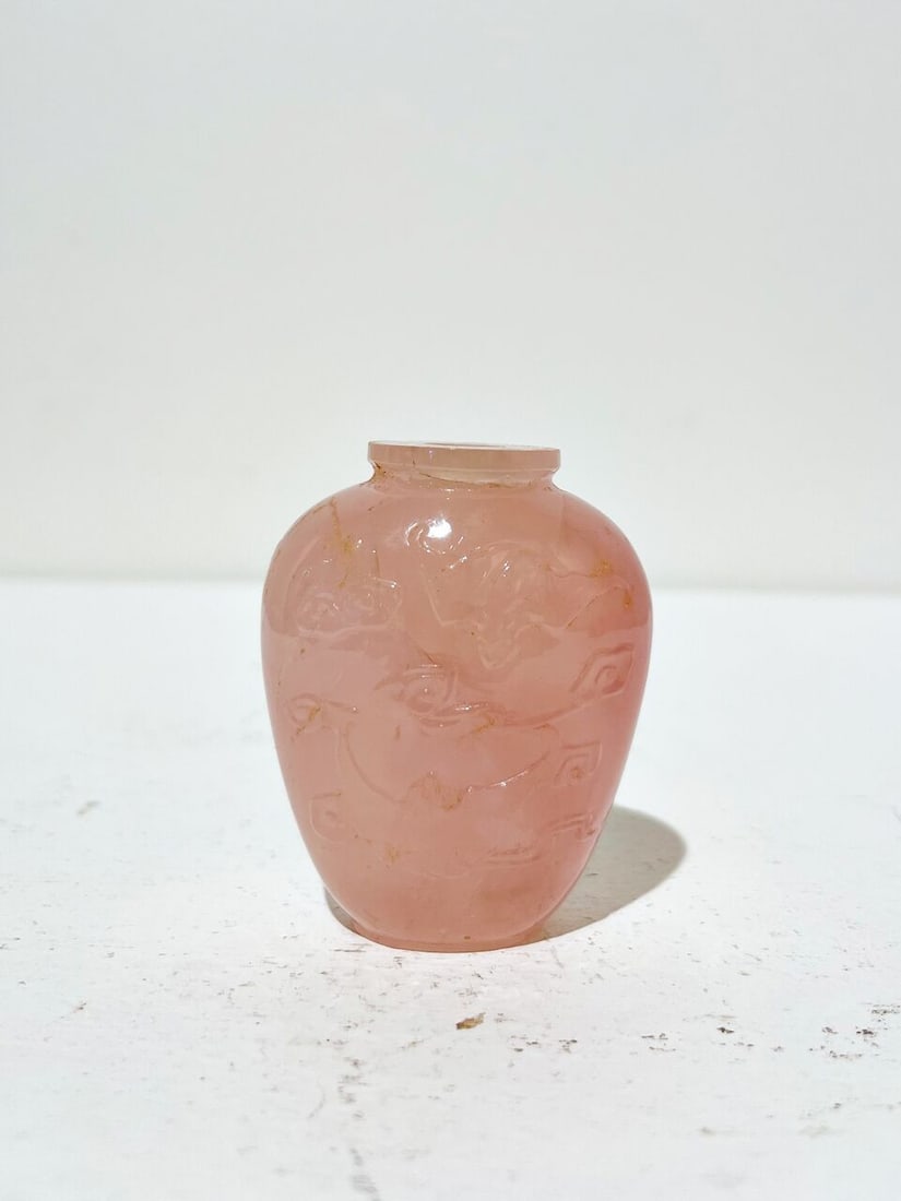 A TURQUOISE, A MOTHER OF PEARL, AND A PINK QUARTZ SNUFF BOTTLES 19th/20th century (3) - 3