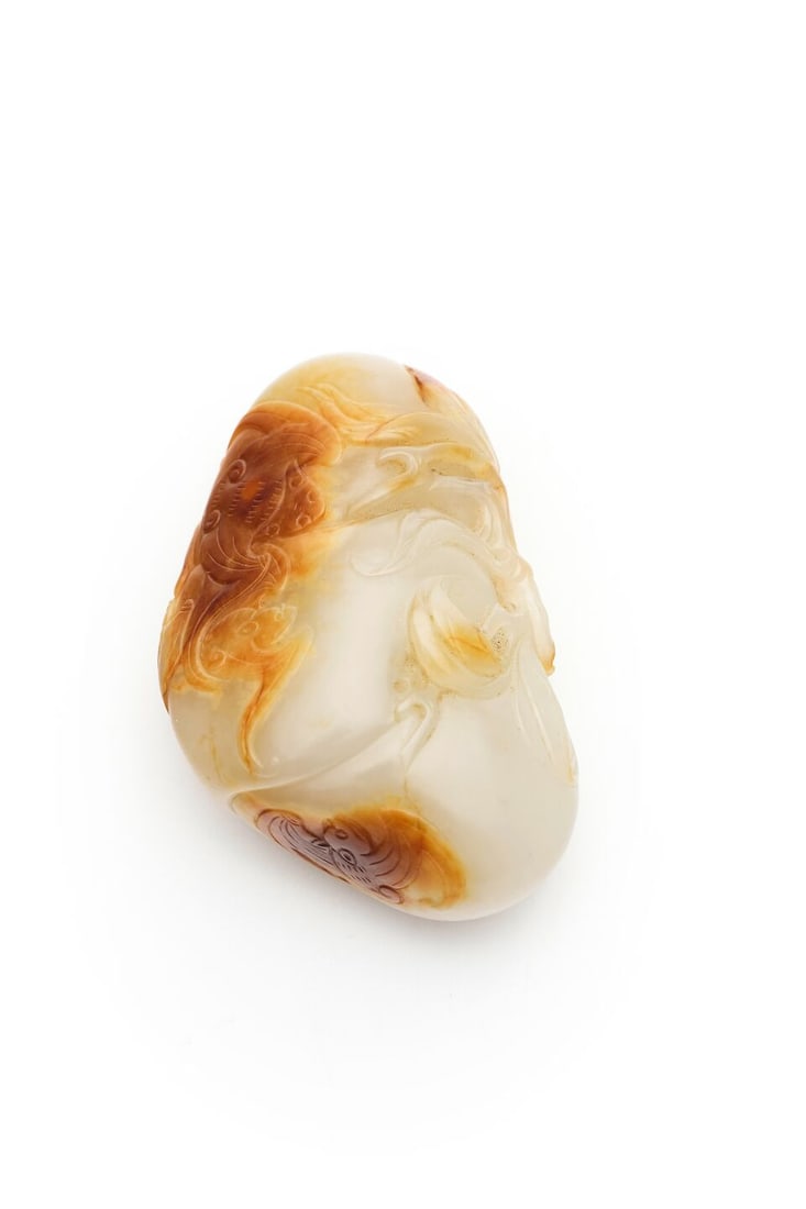 A PALE CELADON 'PEACH AND BAT' PEBBLE 19th century - 3