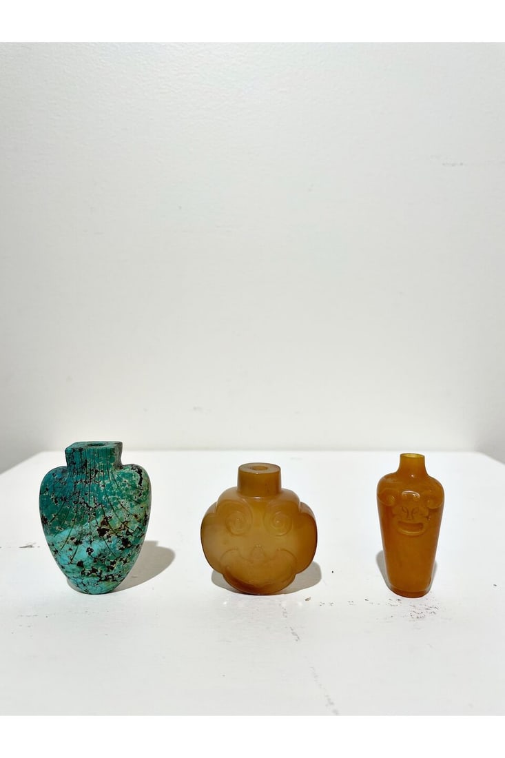 TWO NEPHRITE SNUFF BOTTLES AND A TURQUOISE SNUFF BOTTLE 19th/20th century (3) - 2