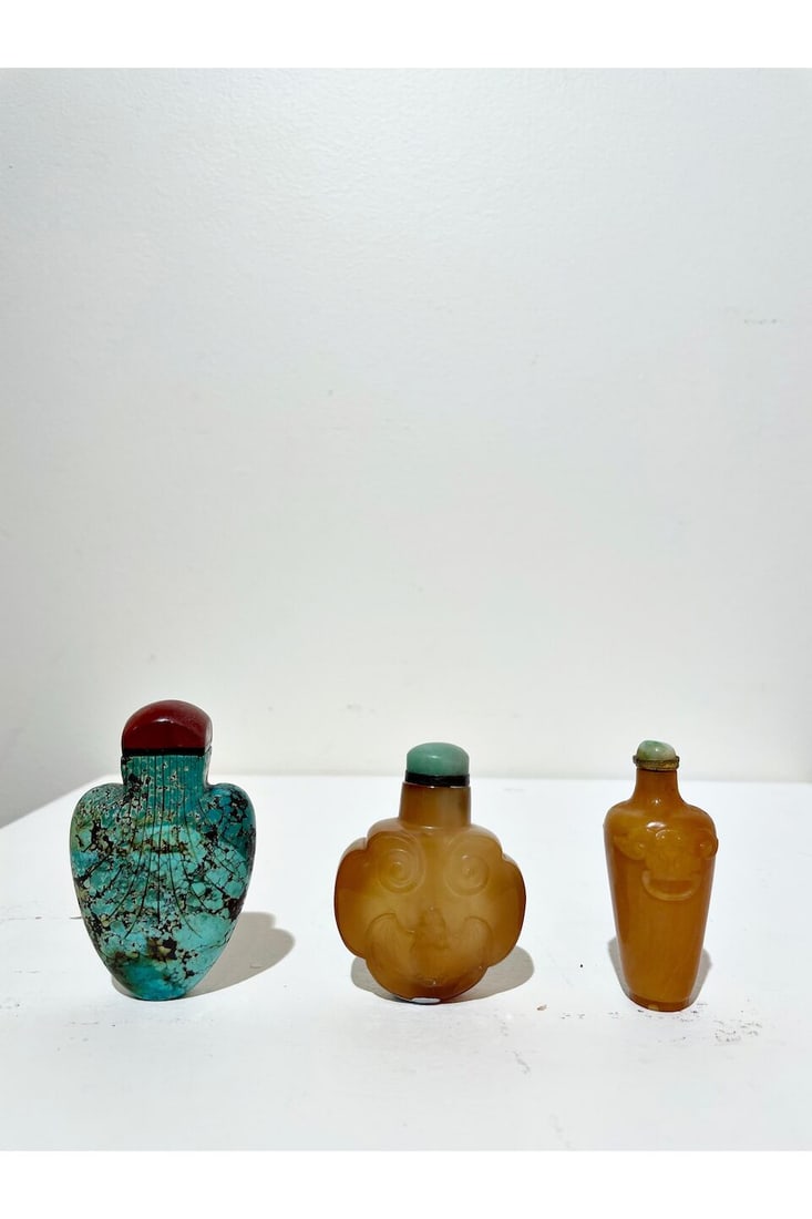 TWO NEPHRITE SNUFF BOTTLES AND A TURQUOISE SNUFF BOTTLE 19th/20th century (3) - 4
