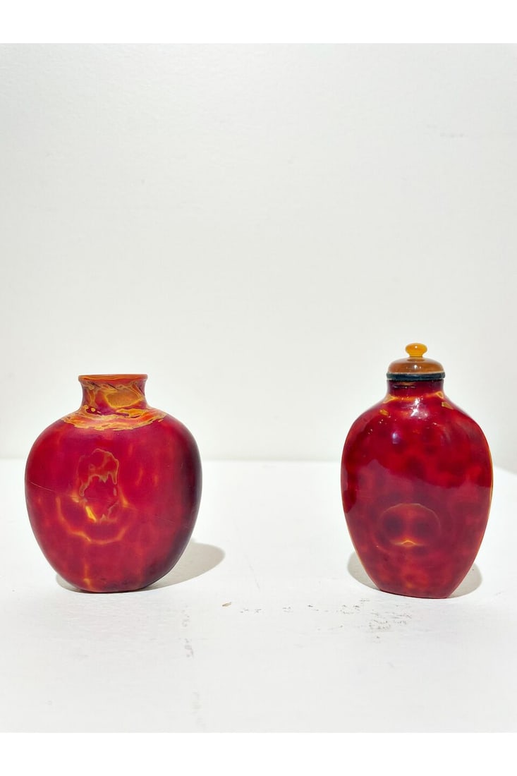 TWO REALGAR GLASS SNUFF BOTTLES Late Qing dynasty (2) - 5