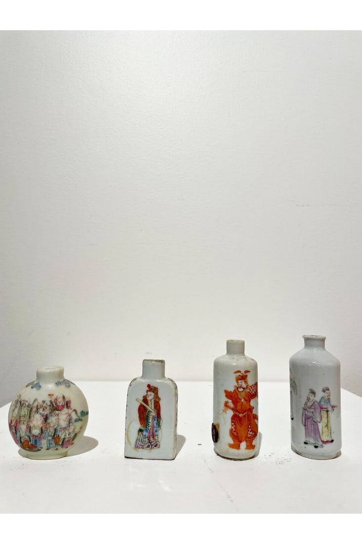 FOUR FAMILLE ROSE AND IRON RED SNUFF BOTTLES One with Daoguang four-character mark, mid 19th cen... - 2