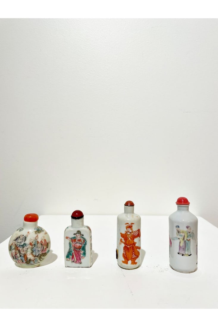 FOUR FAMILLE ROSE AND IRON RED SNUFF BOTTLES One with Daoguang four-character mark, mid 19th cen... - 4