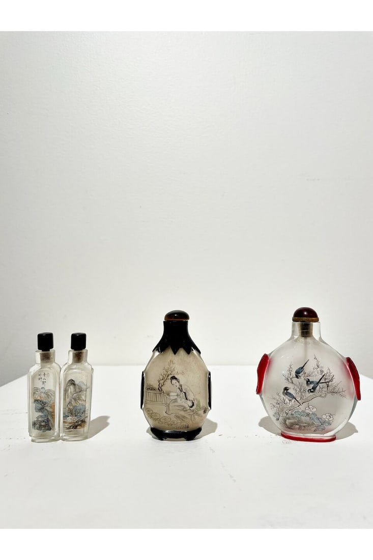 THREE INSIDE PAINTED GLASS SNUFF BOTTLES One signed Lesan, the bottles of Republic period (3) - 2