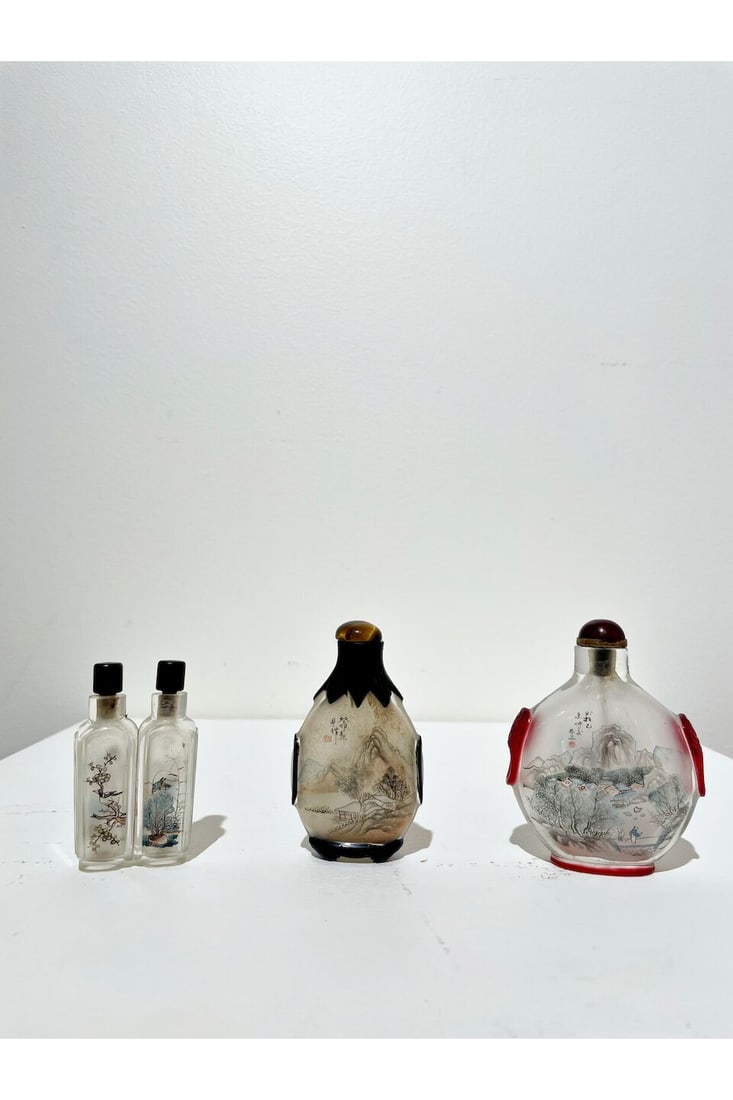 THREE INSIDE PAINTED GLASS SNUFF BOTTLES One signed Lesan, the bottles of Republic period (3) - 3