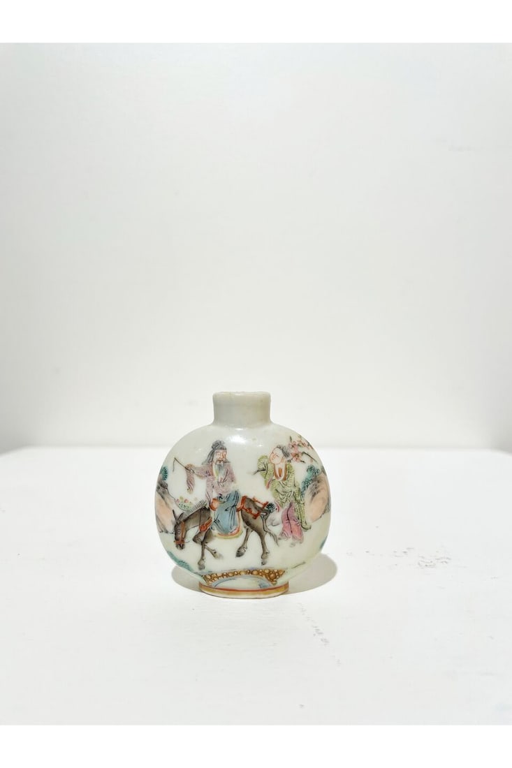 TWO FAMILLE ROSE SNUFF BOTTLES Daoguang four-character marks, 19th century (2) - 4