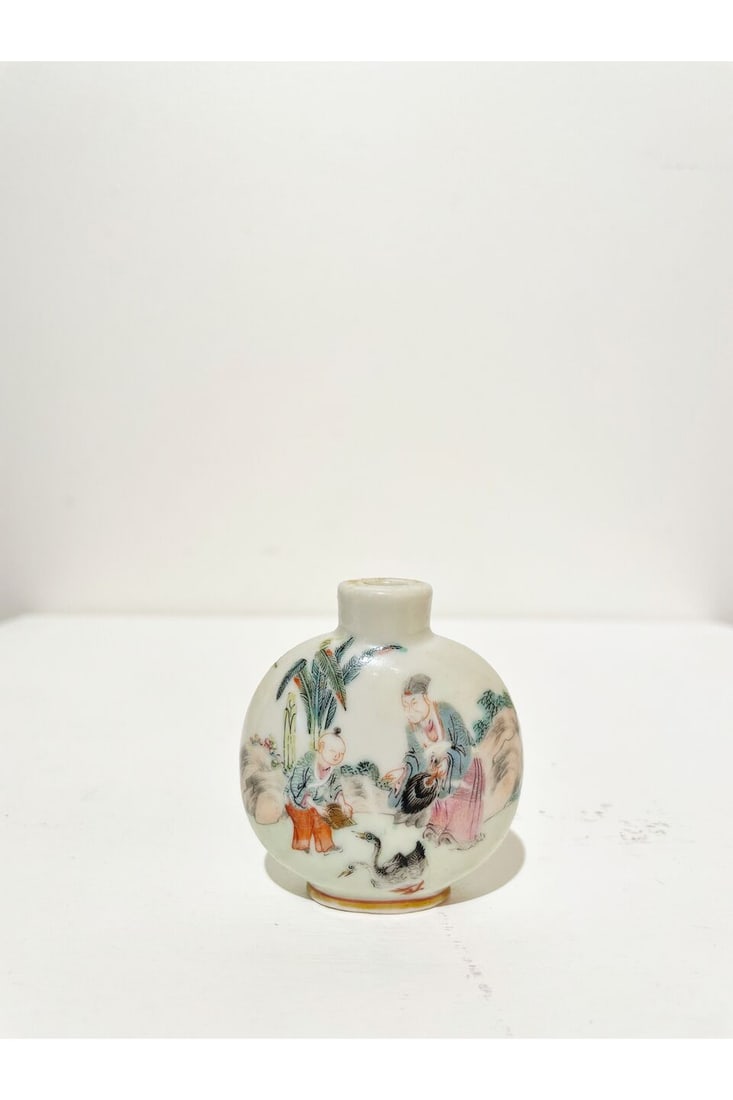 TWO FAMILLE ROSE SNUFF BOTTLES Daoguang four-character marks, 19th century (2) - 5