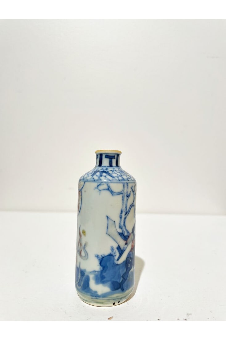 FOUR BLUE AND WHITE SNUFF BOTTLES Yongzheng, Qianlong, and Daoguang marks, 19th/20th century (4) - 3