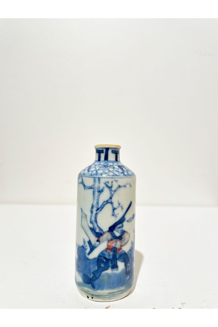 FOUR BLUE AND WHITE SNUFF BOTTLES Yongzheng, Qianlong, and Daoguang marks, 19th/20th century (4) - 7