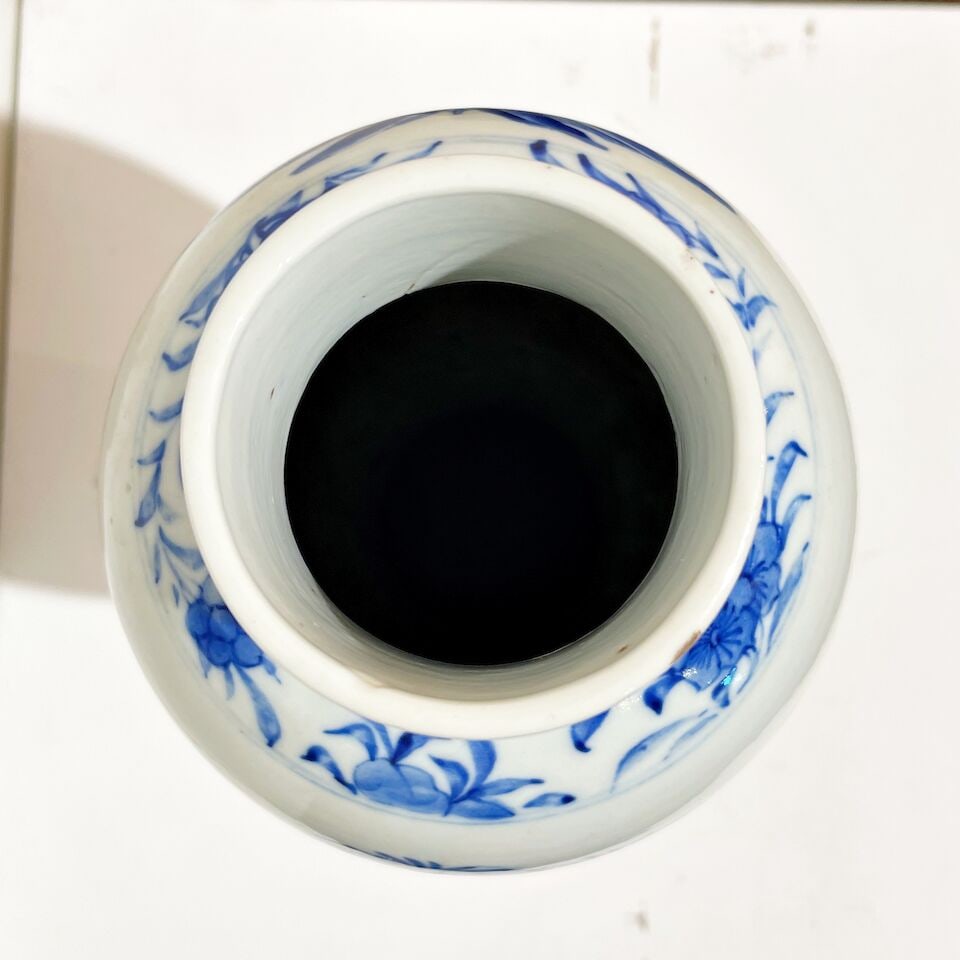 A BLUE AND WHITE VASE Kangxi four-character mark, late Qing to Republic period - 3