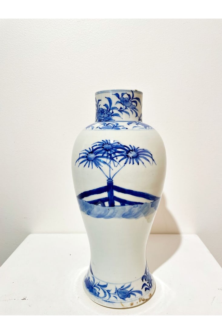 A BLUE AND WHITE VASE Kangxi four-character mark, late Qing to Republic period - 5
