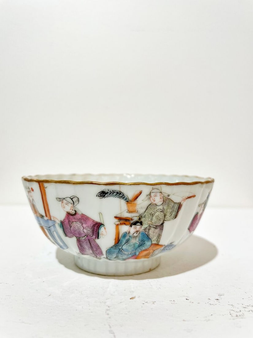 A GROUP OF FAMILLE ROSE 'HEROES' CUPS AND SAUCERS Daoguang and Tongzhi marks, Late Qing dynasty (5) - 18